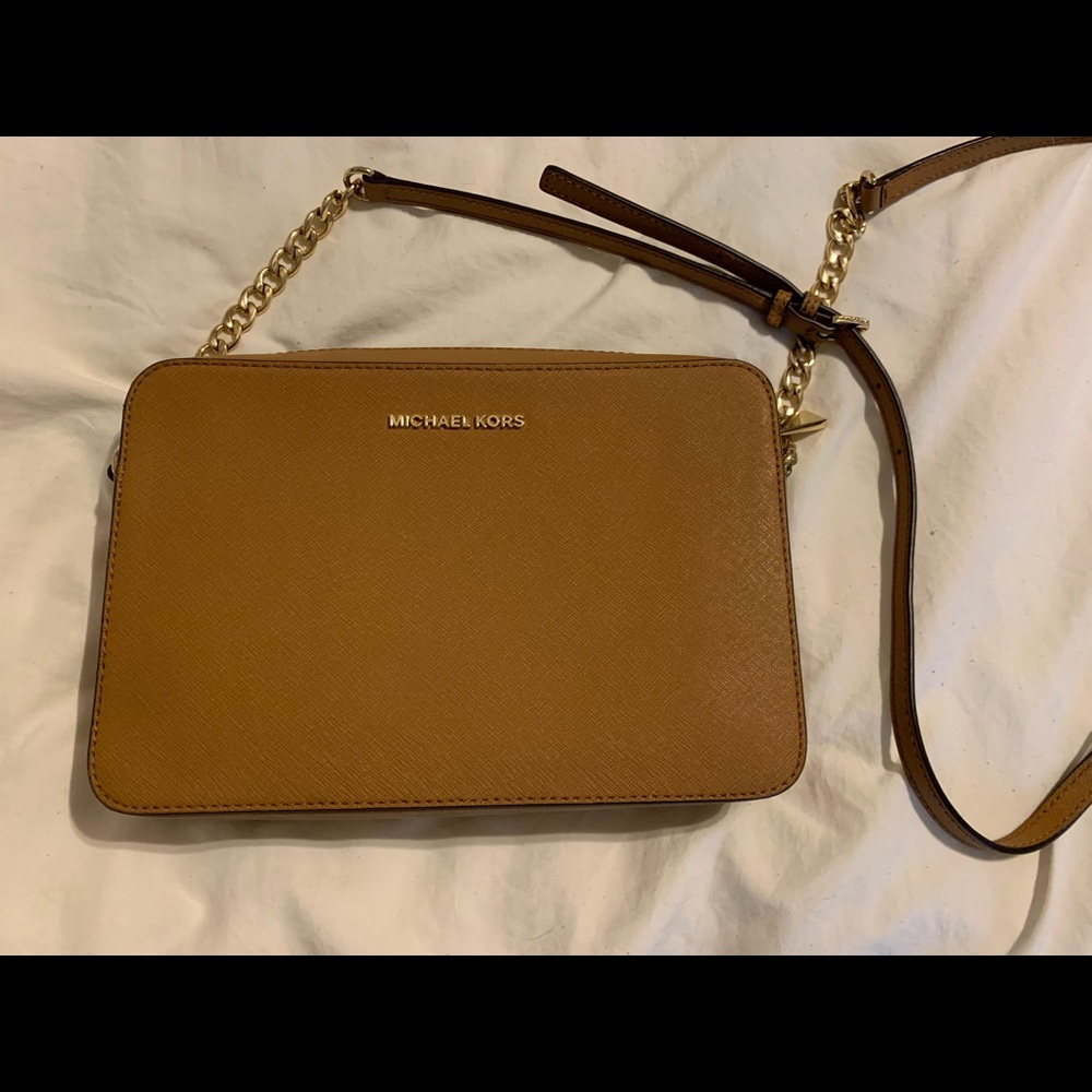 Michael Kors crossbody GUC